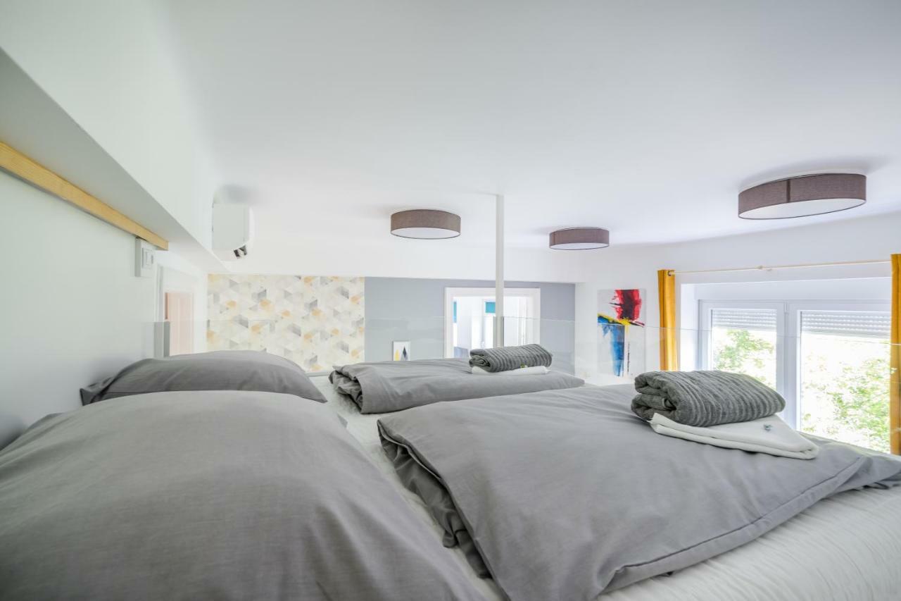 Bpr Color Fusion Home With A/C บูดาเปสต์ ภายนอก รูปภาพ