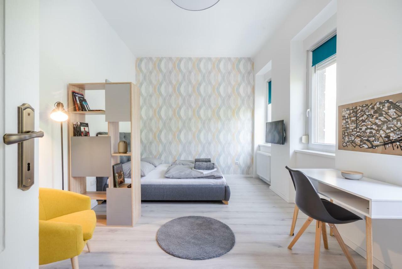 Bpr Color Fusion Home With A/C บูดาเปสต์ ภายนอก รูปภาพ